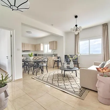Willa Modern 3 Bedroom Villa With Sea And Pool Views North Off The Paphos Coast Pafos