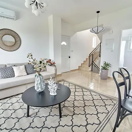Villa Modern 3 Bedroom Villa With Sea And Pool Views North Off The Paphos Coast *